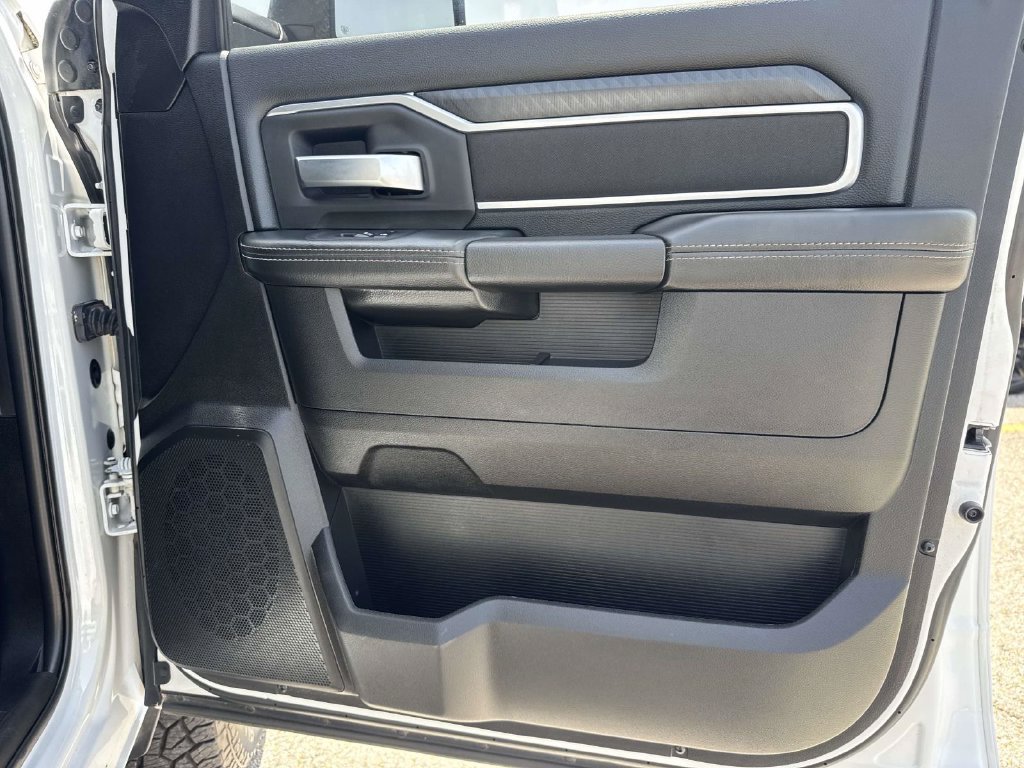 Used 2025 RAM 2500 Big Horn AWD/4WD image 15