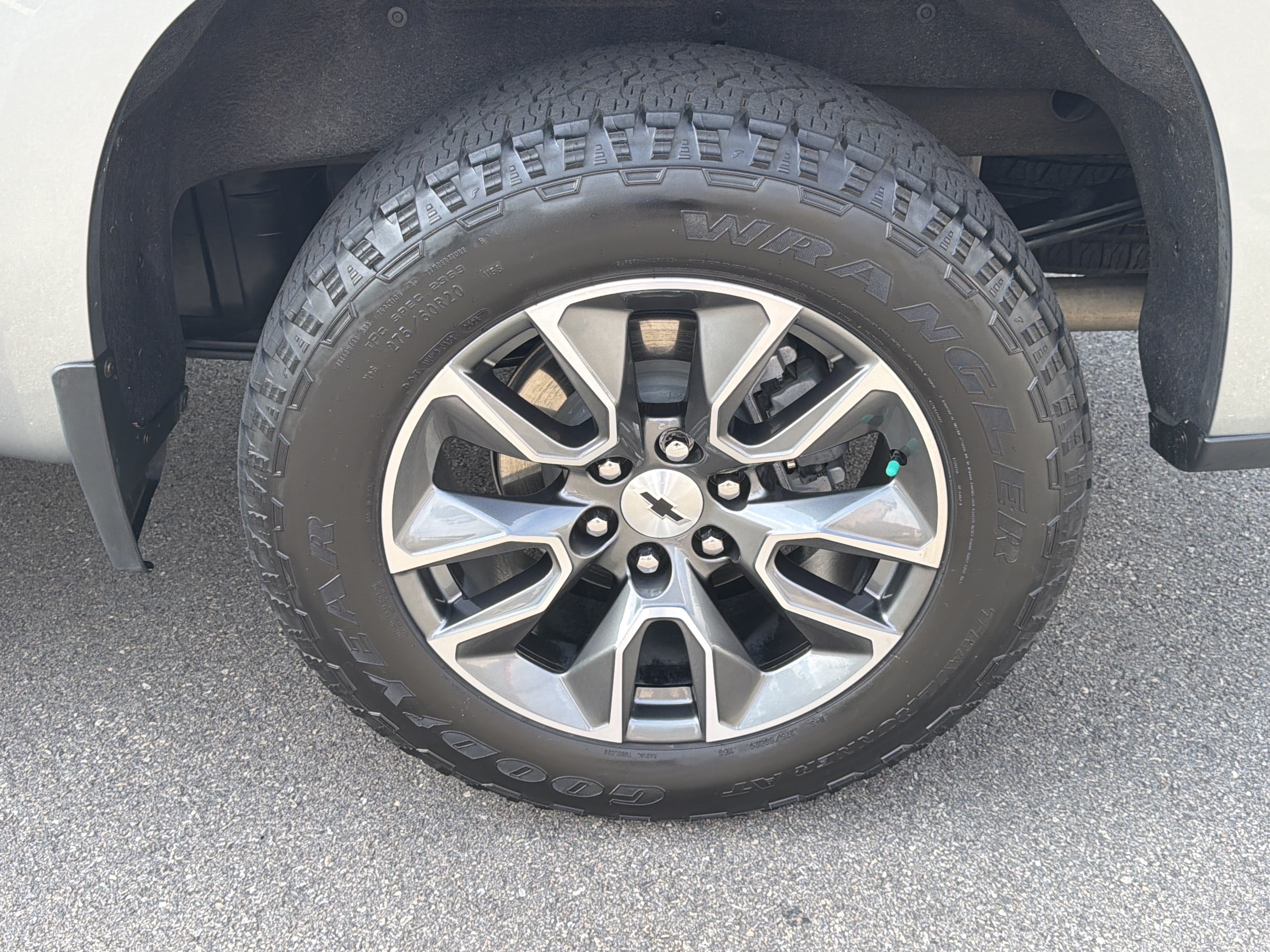Used 2025 Chevrolet Silverado 1500 RST AWD/4WD image 19