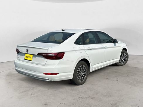 Used 2021 Volkswagen Jetta SE FWD image 4