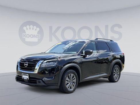 Used 2025 Nissan Pathfinder SV FWD image 5