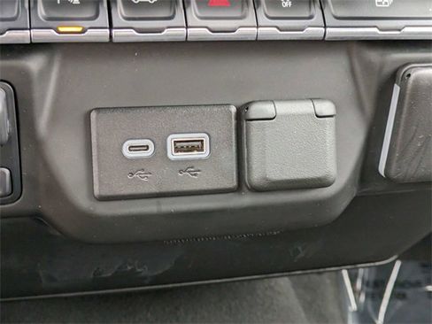 Used 2025 Chevrolet Silverado 2500 Custom w/ Custom Value Package image 33