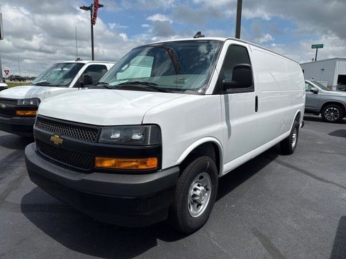 New 2025 Chevrolet Express 2500 Extended w/ Enhanced Convenience Package image 3