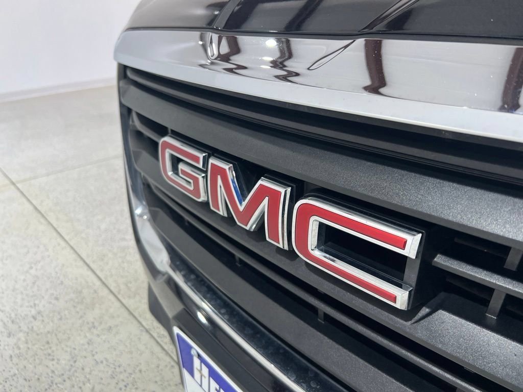 Used 2024 GMC Terrain SLE FWD image 28