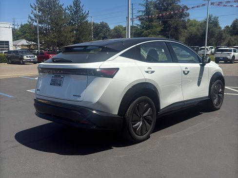 Certified 2023 Nissan Ariya FWD image 5