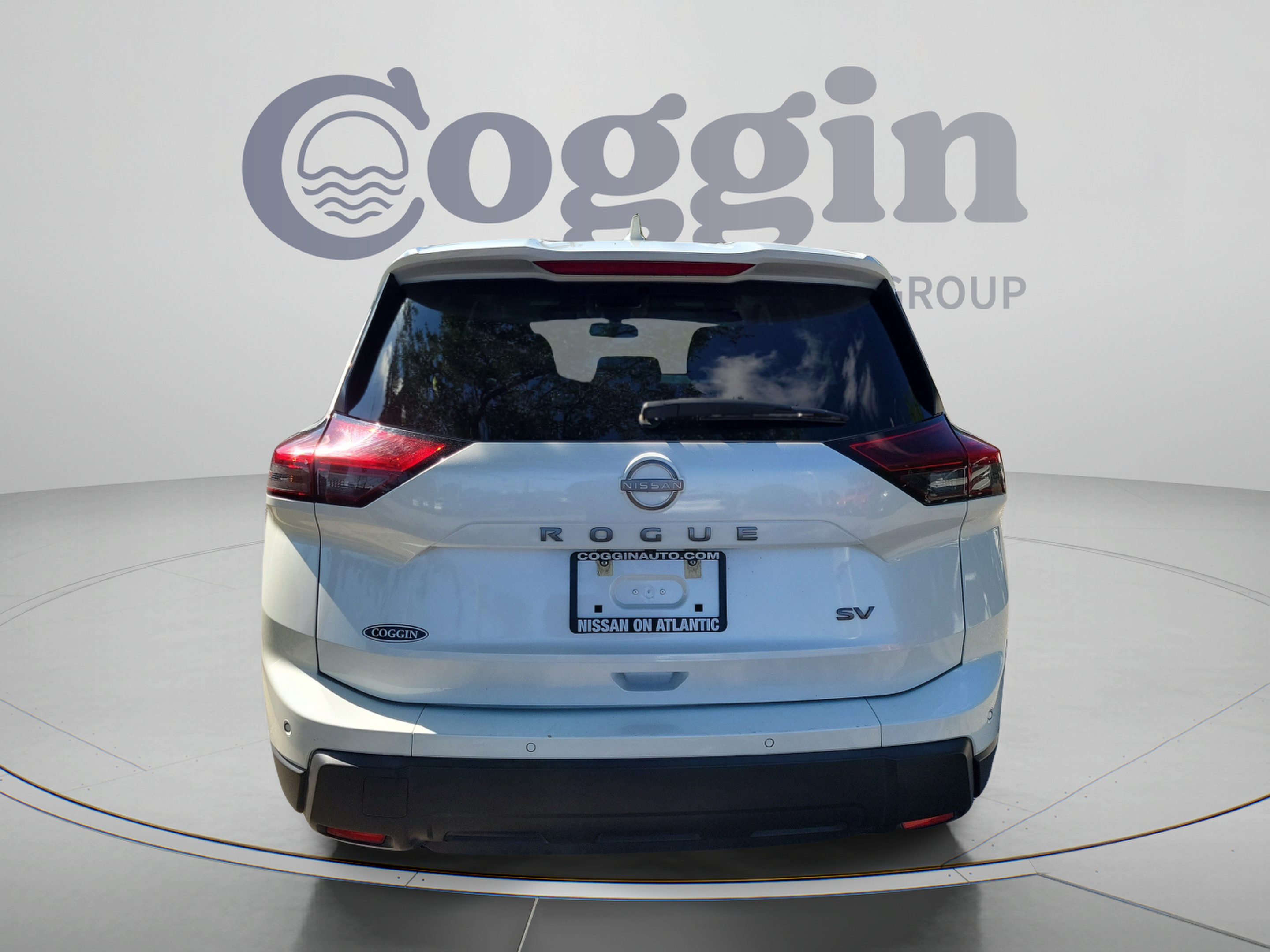 Used 2024 Nissan Rogue SV FWD image 3