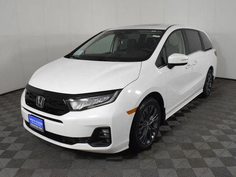 New 2026 Honda Odyssey Touring image 10