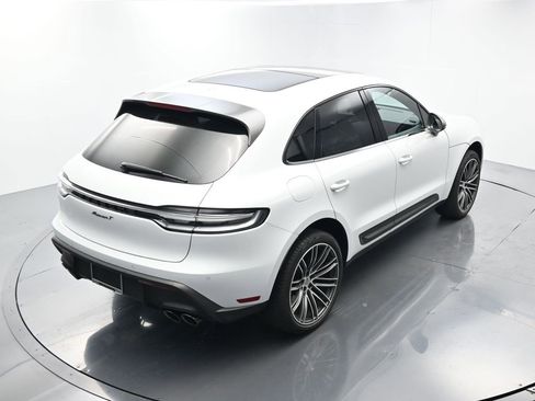 Used 2025 Porsche Macan image 38