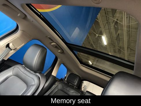 Used 2025 Lincoln Corsair Reserve w/ Towing Package image 15