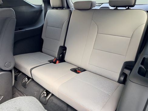 New 2026 Chevrolet Traverse LT w/ Driver Confidence Package image 32