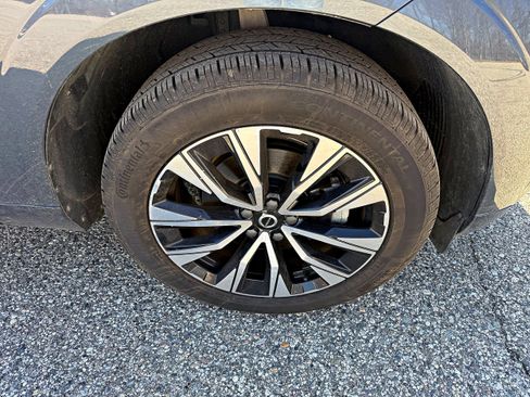 Used 2023 Volvo XC60 B5 Core w/ Climate Package image 11