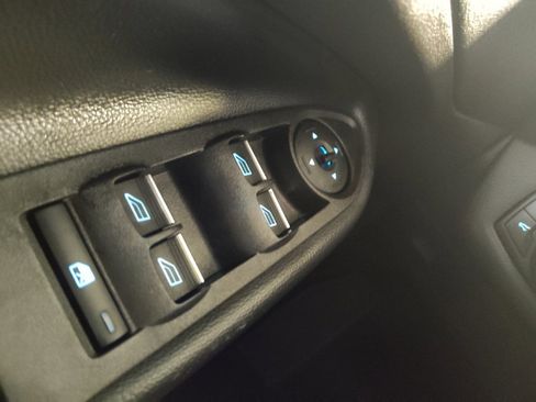 Used 2019 Ford Escape SE FWD image 27