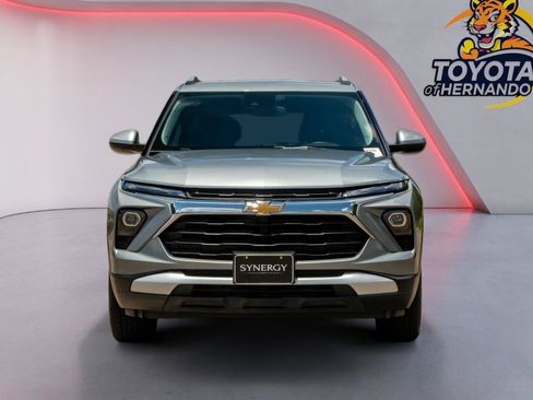 Used 2025 Chevrolet TrailBlazer LT AWD/4WD image 3