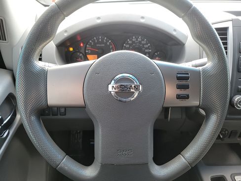 Used 2009 Nissan Frontier SE w/ SE Value Truck Pkg AWD/4WD image 17