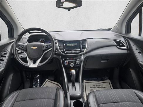 Used 2019 Chevrolet Trax LT w/ LT Convenience Package image 15