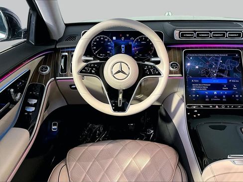 Used 2023 Mercedes-Benz S 580 4MATIC Sedan image 6