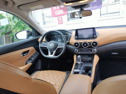Used 2021 Nissan Sentra SV w/ SV Premium Package FWD image 5