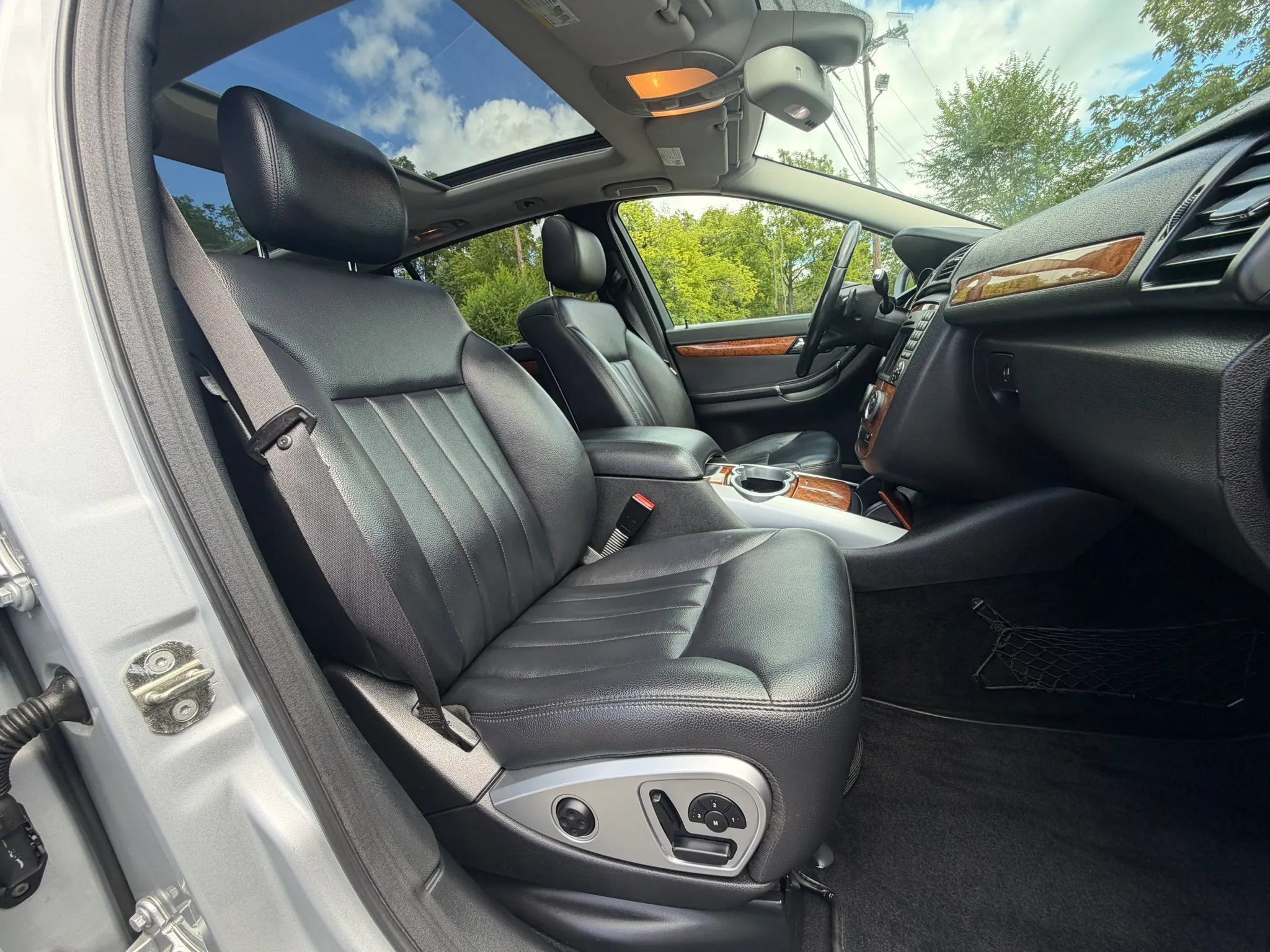 Used 2009 Mercedes-Benz R 350 4MATIC image 15