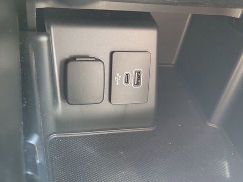 Used 2025 Ford Explorer ST-Line RWD image 11