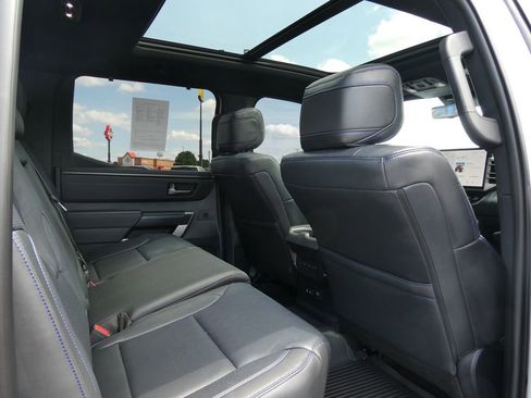 Used 2026 Toyota Tundra Platinum w/ TRD Off-Road Package AWD/4WD image 15