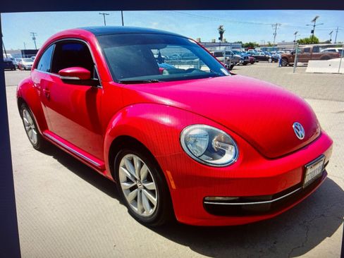 Used 2015 Volkswagen Beetle TDI FWD image 1