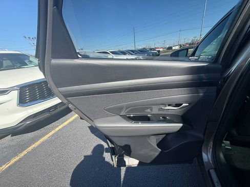 Used 2025 Hyundai Tucson Limited image 18