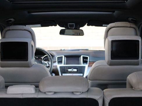 Used 2015 Mercedes-Benz GL 550 4MATIC image 13