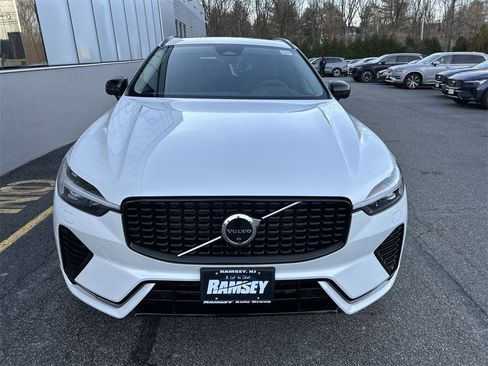 Certified 2023 Volvo XC60 B5 Plus w/ Climate Package image 3