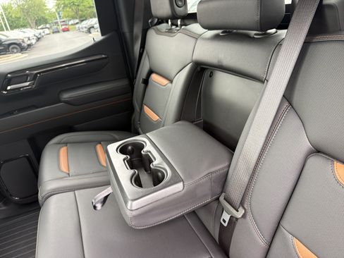 Used 2025 GMC Sierra 1500 AT4 w/ AT4 Premium Package AWD/4WD image 33