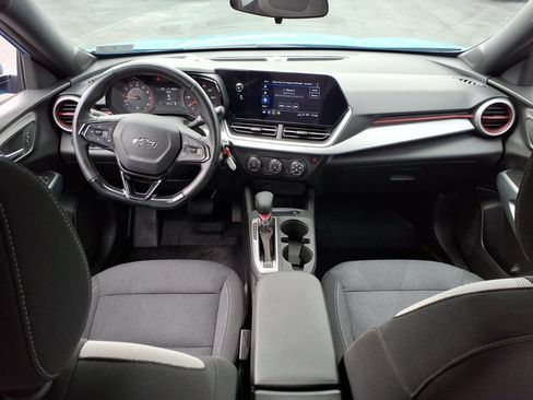 Used 2024 Chevrolet Trax RS FWD image 16