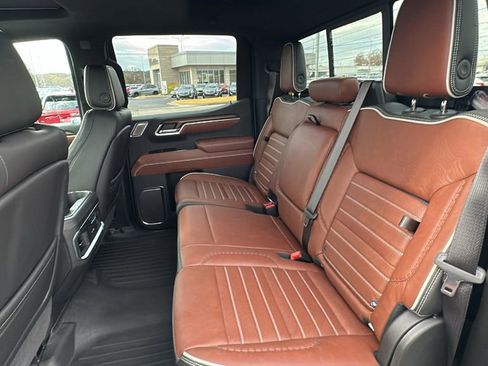 Certified 2025 GMC Sierra 1500 Denali Ultimate image 13