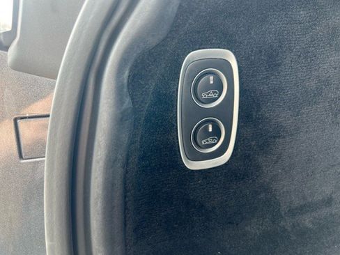 Used 2021 Aston Martin DBX AWD/4WD image 9