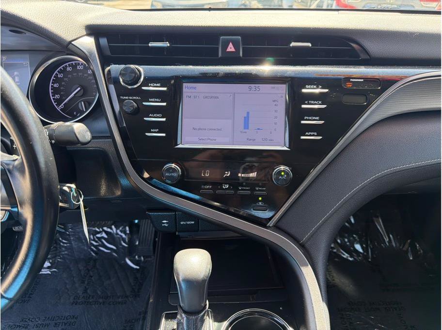 Used 2019 Toyota Camry SE w/ Carpet Mat Package FWD image 10