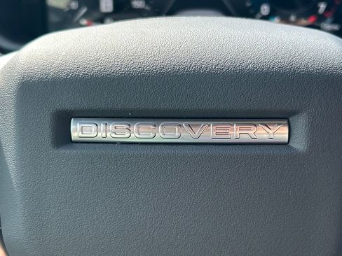 Used 2025 Land Rover Discovery Dynamic SE image 43