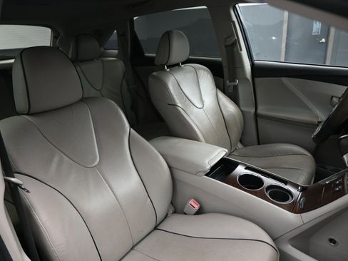 Used 2010 Toyota Venza Base image 20