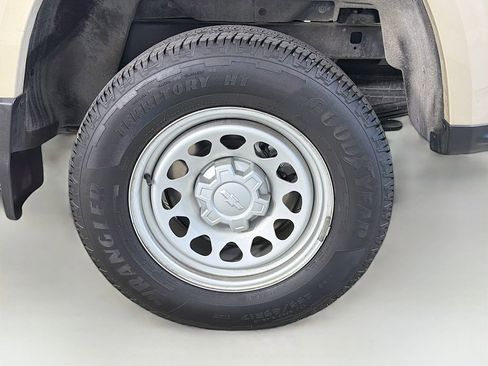 Used 2023 Chevrolet Colorado W/T image 32