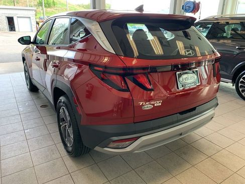 New 2026 Hyundai Tucson Blue SE image 8