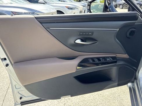 Used 2025 Lexus ES 350 w/ Premium Package FWD image 13