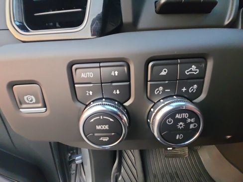 Certified 2025 GMC Sierra 2500 AT4X w/ AT4X AEV Edition AWD/4WD image 20
