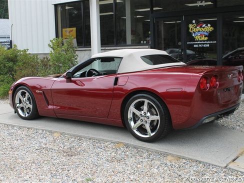 Used 2007 Chevrolet Corvette Convertible w/ Preferred Equipment Group RWD image 7
