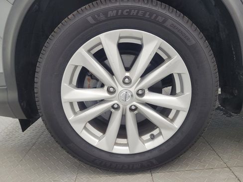 Used 2018 Nissan Rogue Sport SV w/ SV Technology Package FWD image 31