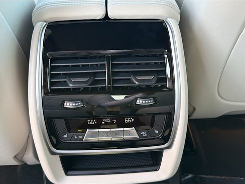 New 2027 BMW X7 M60i AWD/4WD image 19