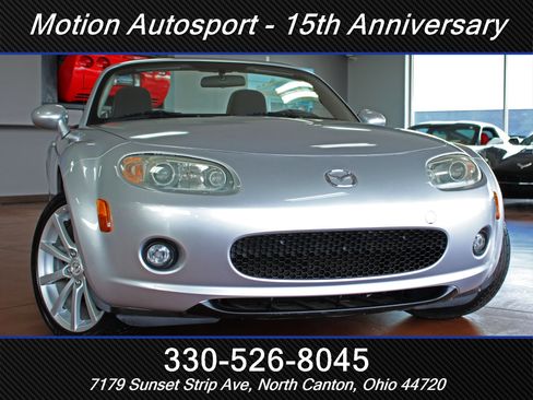 Used 2006 MAZDA MX-5 Miata Sport RWD image 48