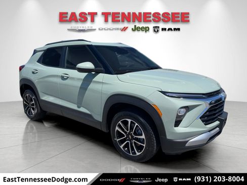 Used 2025 Chevrolet TrailBlazer LT AWD/4WD image 1
