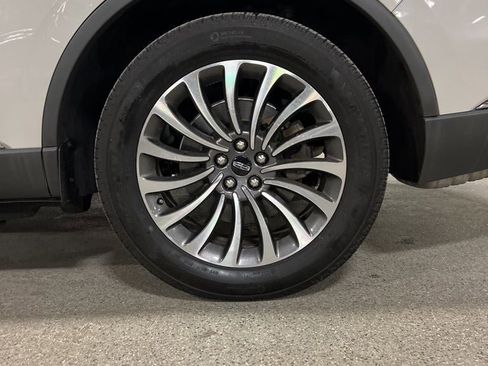 Used 2020 Lincoln Aviator Reserve w/ Equipment Group 201A image 11