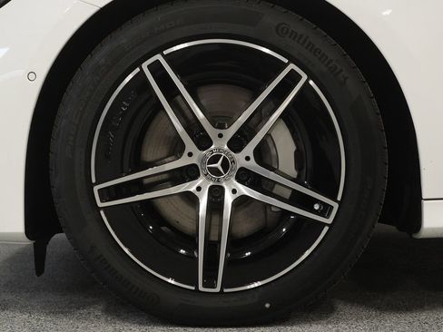 New 2026 Mercedes-Benz E 350 4MATIC Sedan image 12