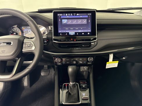 New 2026 Jeep Compass Latitude image 22