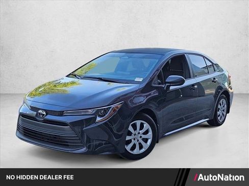 Used 2025 Toyota Corolla LE FWD image 1