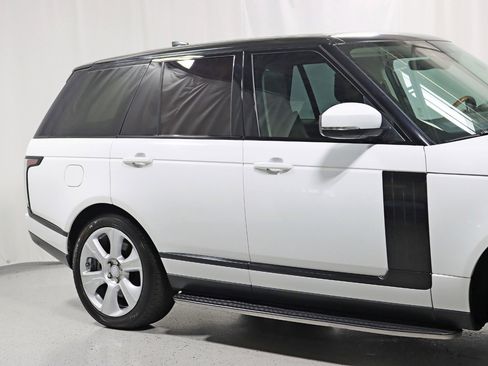 Used 2018 Land Rover Range Rover Supercharged image 3