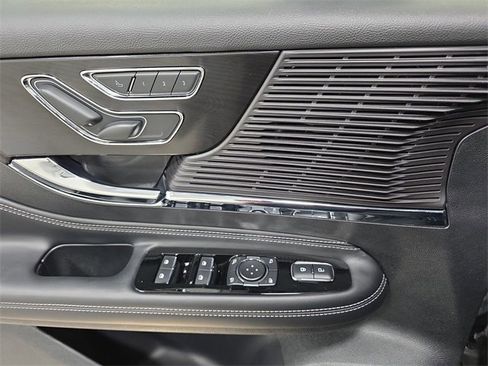 Used 2021 Lincoln Corsair AWD w/ Premium Package image 25