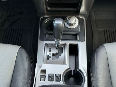 Used 2017 Toyota 4Runner SR5 Premium image 27